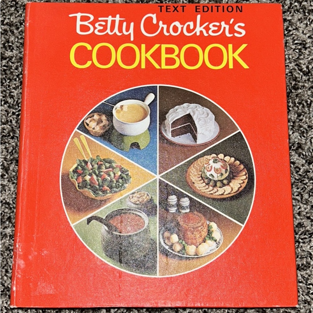 Vintage Rare Betty Crocker Cookbook “Text Edition”